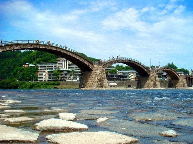 【錦帯橋】駐車場情報・無料はある？バイクはどこに？車中泊は？