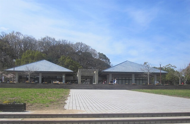 江汐公園【山陽小野田】遊具がたくさん!!季節の花を楽しめる公園・駐車場は？