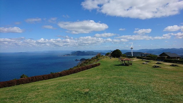 千畳敷【山口県長門市】は絶景!!眺めを楽しめるカフェ、キャンプ場も紹介