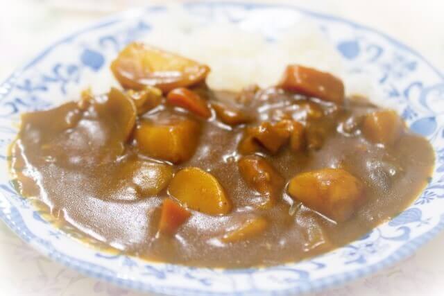 カレーしか勝たん【宇部店】オープン!メニューや値段、口コミをご紹介!デカ盛りカレーがすごい!