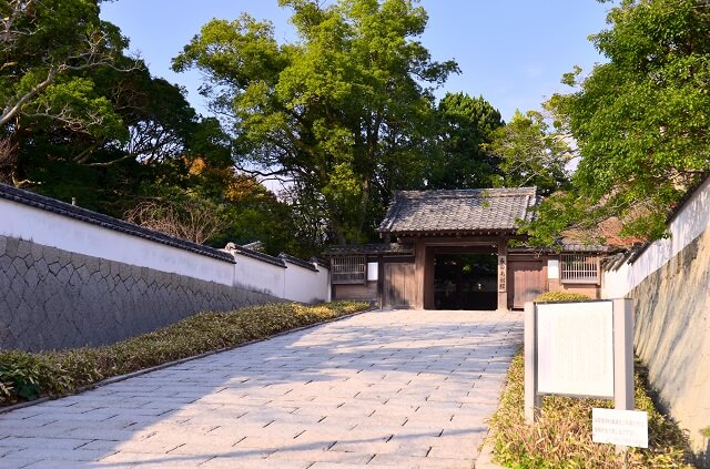 長府毛利邸【下関市】駐車場やイベント、入場料は?さげもんや紅葉が素敵なスポット