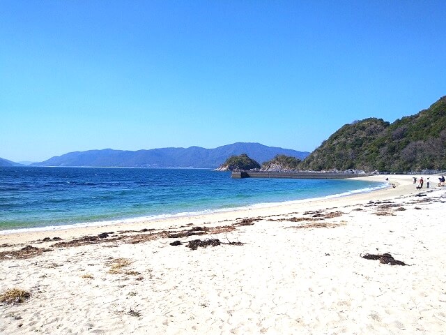 はなぐり海水浴場・駐車場や海開きの時期は?バーベキューはできる?海上遊歩道も紹介!