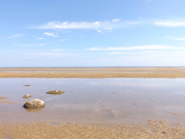 キワ・ラ・ビーチ【宇部市】干潮時に現れる広大な砂洲が有名!潮干狩りやマテ貝掘りで人気のスポット