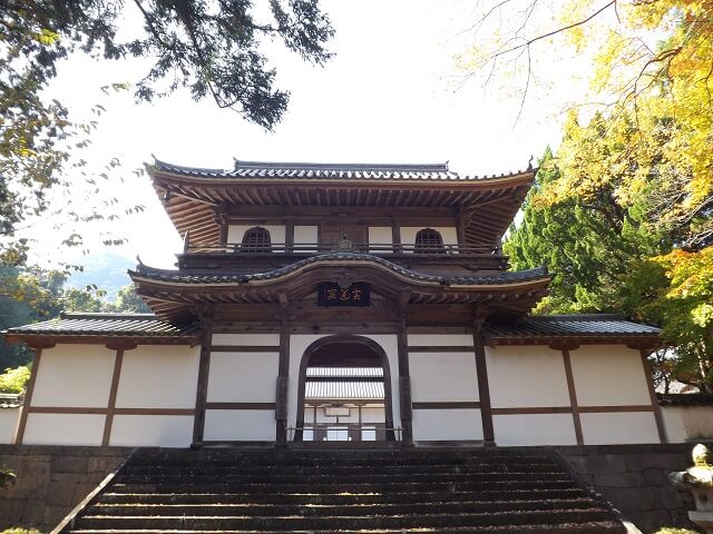 大照院【萩市】見どころや駐車場は?600を超える石灯籠が並ぶ毛利家の菩提寺