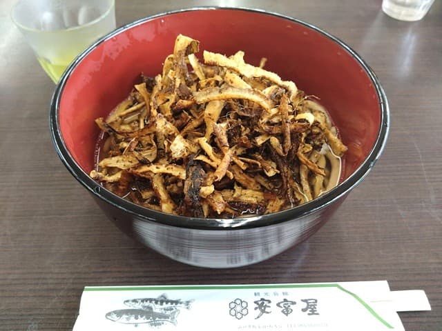【山口美祢市】安富屋のごぼう麺は絶品！一度は食べたい老舗こだわりの味