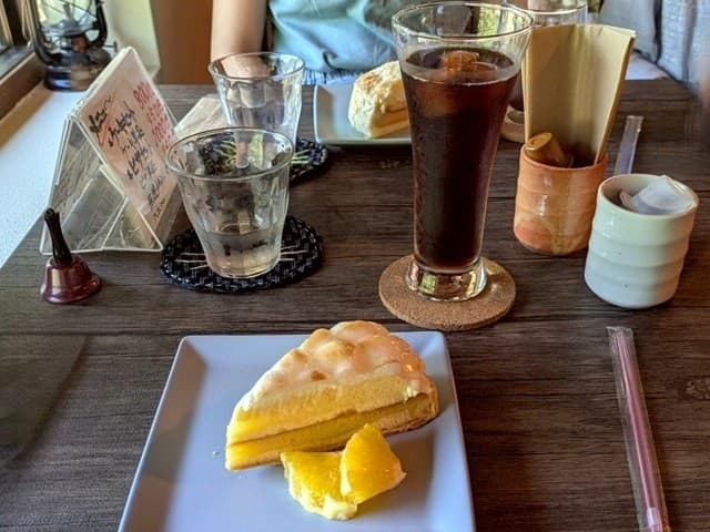 古民家カフェ「木と風」ケーキセット、アイスコーヒー