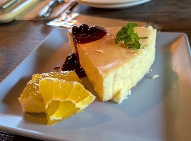 古民家カフェ「木と風」チーズケーキ